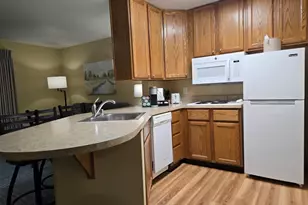 111 Center St, Lake Geneva, WI 53147 - Photo 11