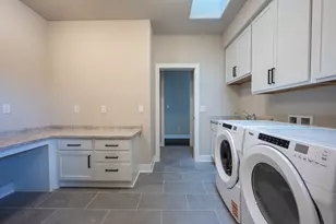 W253N5598 Cres Hl Dr, Sussex, WI 53089 - Photo 41