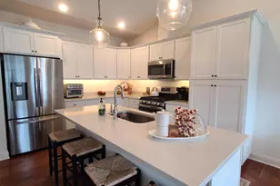 609 Cadence Cir, Lake Geneva, WI 53147 - Photo 7