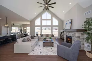 W214N6684 Fairview Dr, Menomonee Falls, WI 53051 - Photo 7