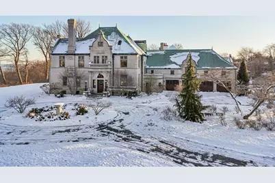 3432 N Lake Dr, Milwaukee, WI 53211 - Photo 1