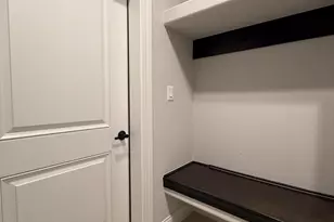 W215N4855 Kathleen Dr, Menomonee Falls, WI 53051 - Photo 17