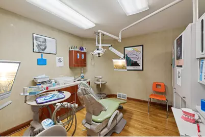 7410 N Teutonia Ave, Milwaukee, WI 53209 - Photo 9