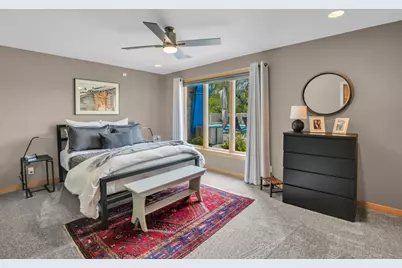 8  Lake Pointe Cir, Racine, WI 53402 - Photo 17