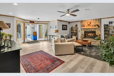 8  Lake Pointe Cir, Racine, WI 53402 - Photo 19