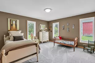 8 Lake Pointe Cir, Racine, WI 53402 - Photo 15