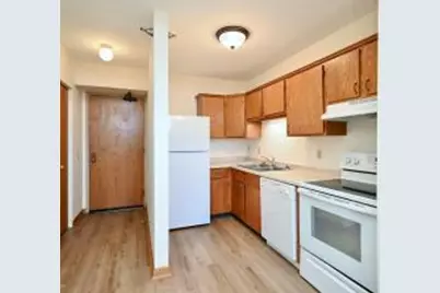 157  3rd St, Winona, MN 55987 - Photo 17