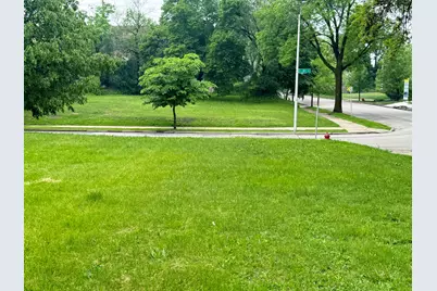 956 N 31st St, Milwaukee, WI 53208 - Photo 3