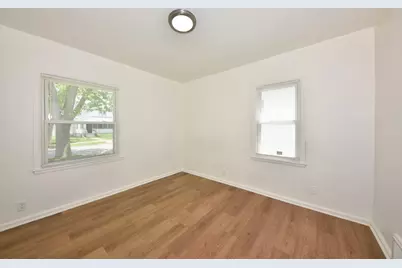 4757 N 21st St, Milwaukee, WI 53209 - Photo 11