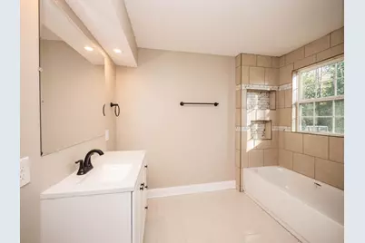 8428  Fox River Rd, Racine, WI 53185 - Photo 9