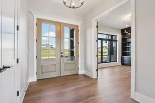 W279N6010 Serenity Dr, Merton, WI 53089 - Photo 3