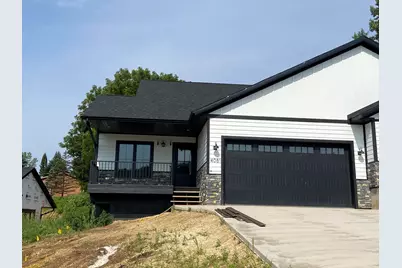 4051  Brooke Elizabeth Dr, Onalaska, WI 54650 - Photo 1