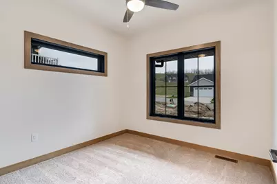 4051  Brooke Elizabeth Dr, Onalaska, WI 54650 - Photo 7