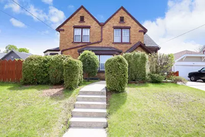 1107  Columbus St, Manitowoc, WI 54220 - Photo 1