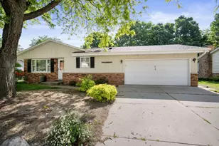 735 Sheridan Dr, West Bend, WI 53095 - Photo 1