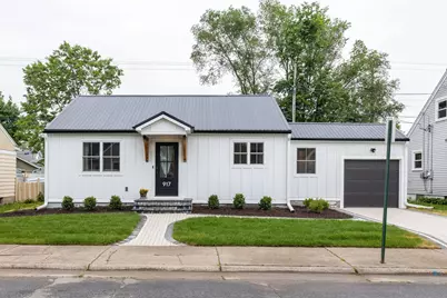 917  East Ave, La Crosse, WI 54601 - Photo 1