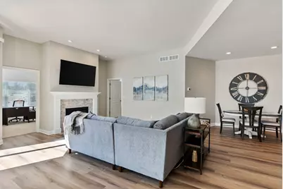 868 S Verona Cir #23, Grafton, WI 53024 - Photo 5