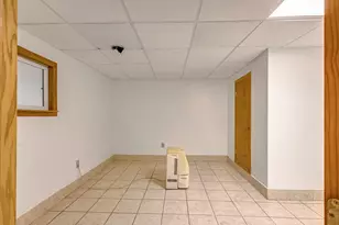 9335 W County Line Rd, Milwaukee, WI 53224 - Photo 25