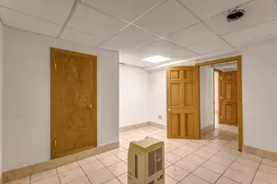 9335 W County Line Rd, Milwaukee, WI 53224 - Photo 23