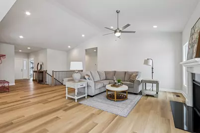 527 N Boulder Ridge Dr, Lake Geneva, WI 53147 - Photo 7