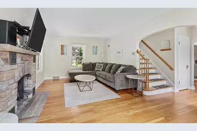 129 S Jackson St, Elkhorn, WI 53121 - Photo 9