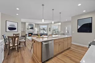 847 N Verona Cir, Grafton, WI 53024 - Photo 5