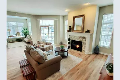 847 N Verona Cir #6, Grafton, WI 53024 - Photo 3