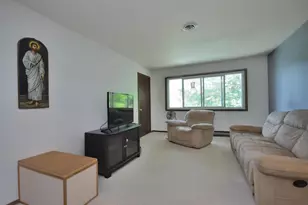 10464 W Whitnall Edge Dr, Franklin, WI 53132 - Photo 3