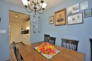 10464 W Whitnall Edge Dr, Franklin, WI 53132 - Photo 5