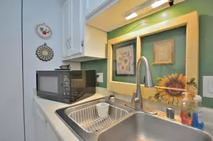 10464 W Whitnall Edge Dr, Franklin, WI 53132 - Photo 7