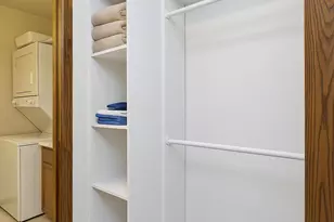 10464 W Whitnall Edge Dr, Franklin, WI 53132 - Photo 13