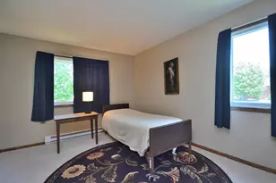 10464 W Whitnall Edge Dr, Franklin, WI 53132 - Photo 9