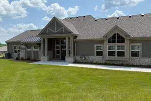 421 Standing Stone Dr, Waukesha, WI 53189 - Photo 9