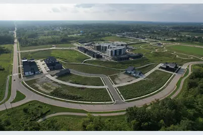 9393 S Lake Vista Pkwy #3004, Oak Creek, WI 53154 - Photo 5