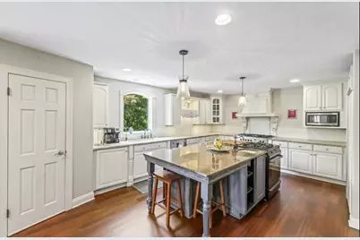 205  Kummrow Ct, Wales, WI 53183 - Photo 7