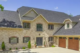 205 Kummrow Ct, Wales, WI 53183 - Photo 3