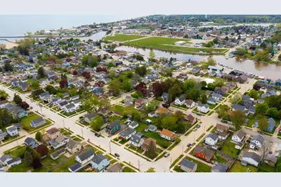 2022  Lincoln St, Two Rivers, WI 54241 - Photo 3