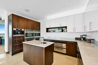 601 E Ogden Ave #906, Milwaukee, WI 53202 - Photo 7