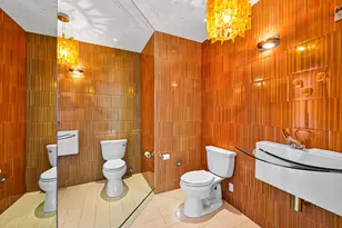 601 E Ogden Ave, Milwaukee, WI 53202 - Photo 21