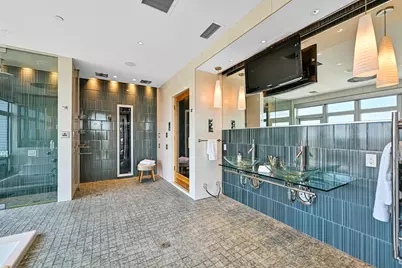 601 E Ogden Ave #906, Milwaukee, WI 53202 - Photo 17