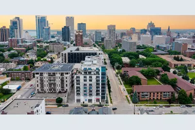 601 E Ogden Ave #906, Milwaukee, WI 53202 - Photo 29