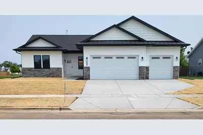 114  Autumn Dr, Delavan, WI 53115 - Photo 1