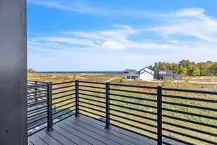 9352 S Alder Pl, Oak Creek, WI 53154 - Photo 5