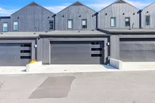 9352 S Alder Pl, Oak Creek, WI 53154 - Photo 3