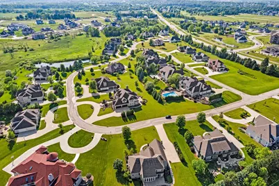 4690  Bradon Trl, Brookfield, WI 53045 - Photo 3