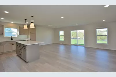 621  Standing Stone Dr, Waukesha, WI 53189 - Photo 9