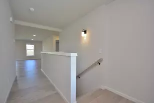 621 Standing Stone Dr, Waukesha, WI 53189 - Photo 7