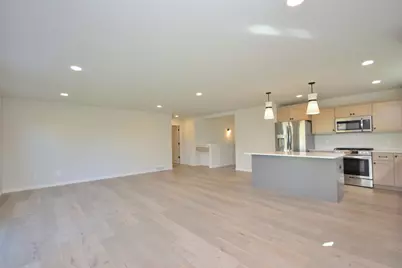 621  Standing Stone Dr, Waukesha, WI 53189 - Photo 11