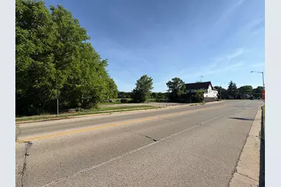 20712 W Main St, Lannon, WI 53046 - Photo 5