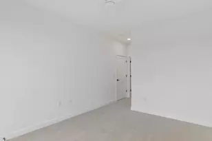 9378 S Alder Pl, Oak Creek, WI 53154 - Photo 11